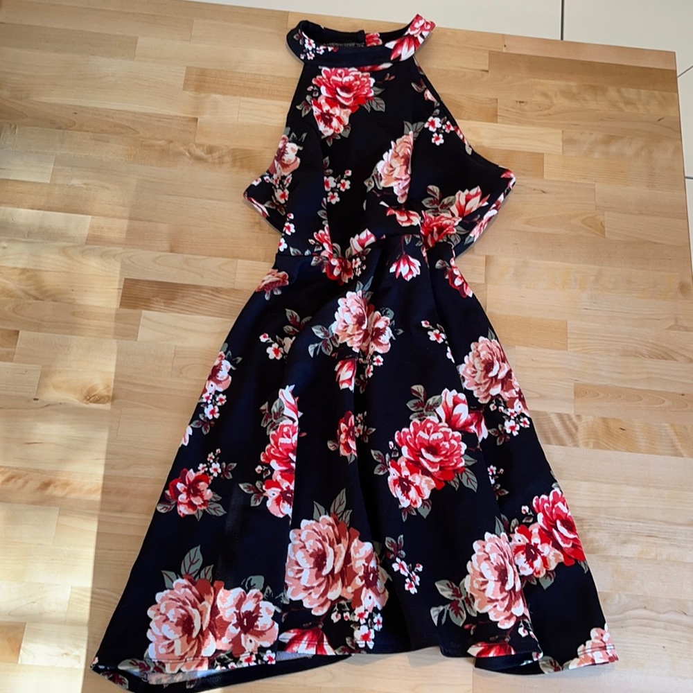 Sleeveless dress